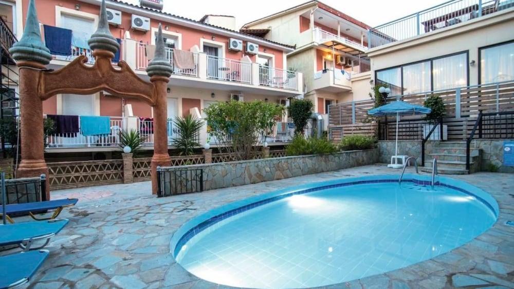 Mavrikos Hotel Plános Eksteriør billede