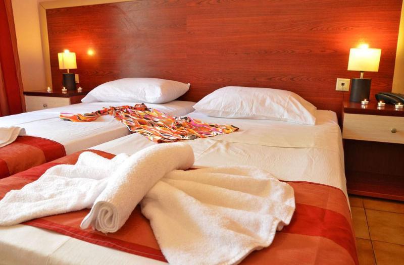 Mavrikos Hotel Plános Eksteriør billede