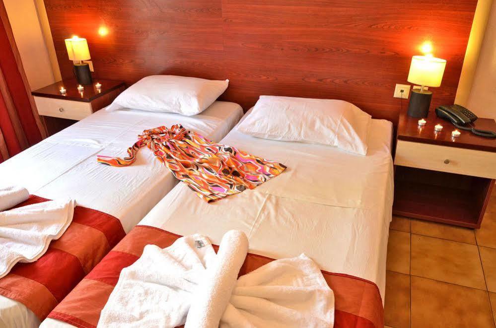 Mavrikos Hotel Plános Eksteriør billede