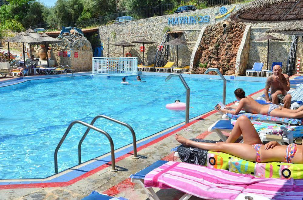 Mavrikos Hotel Plános Eksteriør billede